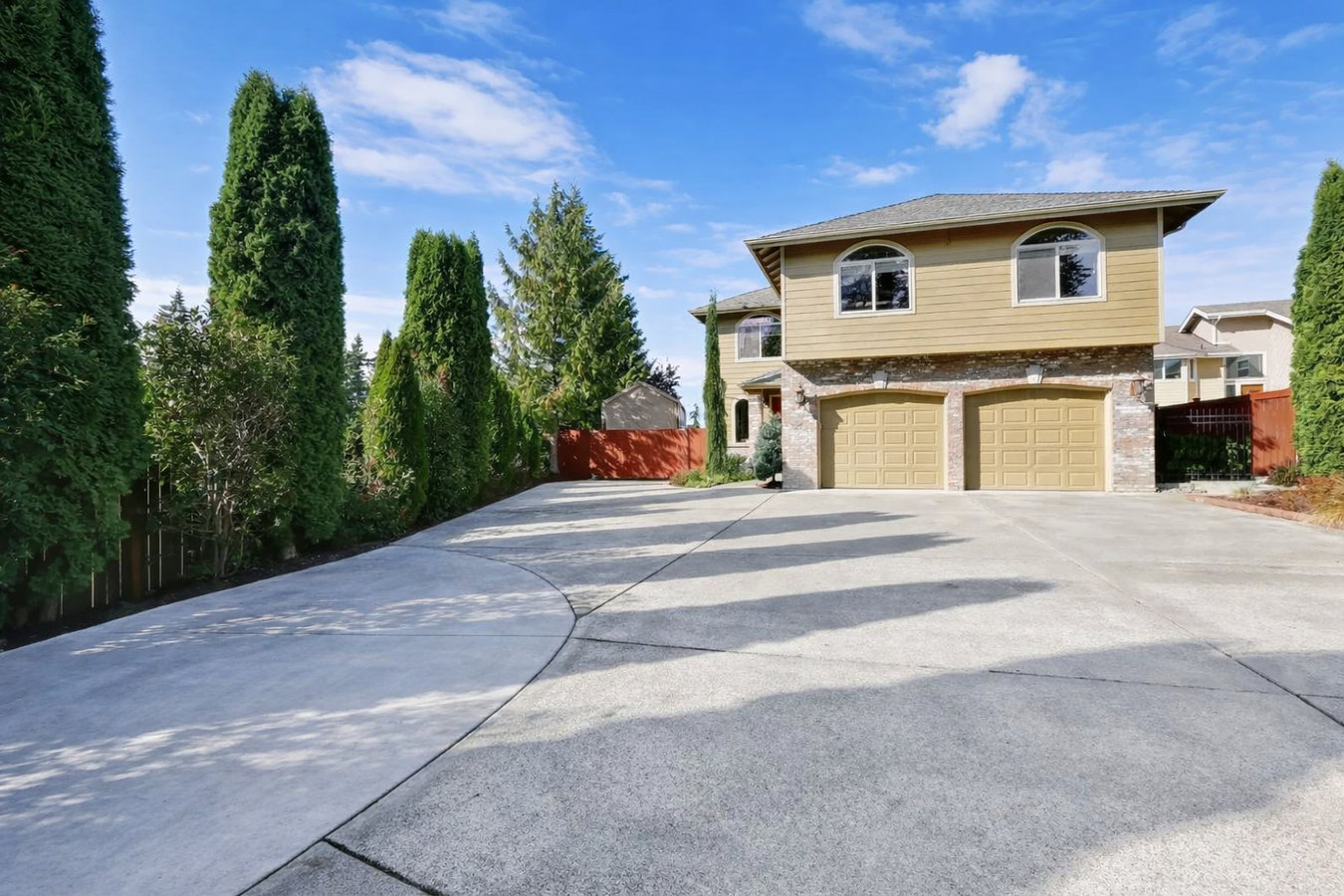Concrete driveway building in Merced, CA